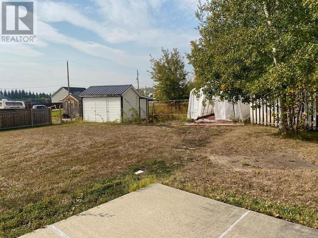 5422 49 Street, House detached with 2 bedrooms, 1 bathrooms and 1 parking in Pouce Coupe BC | Image 14