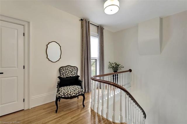 16 Park Ave, House detached with 3 bedrooms, 2 bathrooms and 4 parking in Cambridge ON | Image 24