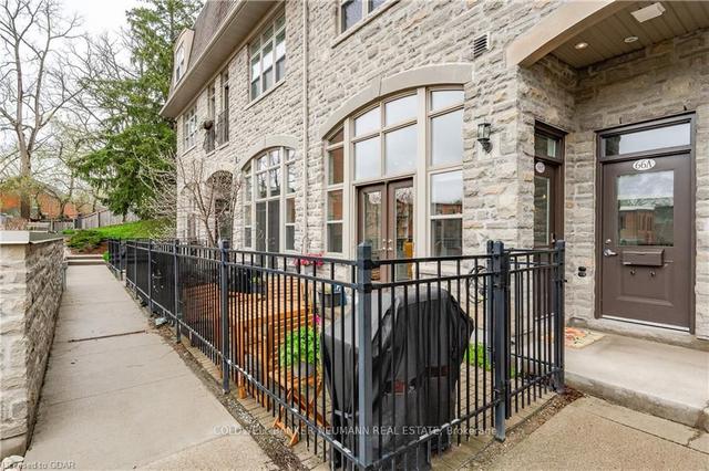 66 Cardigan St, Townhouse with 1 bedrooms, 1 bathrooms and 1 parking in Guelph ON | Image 1