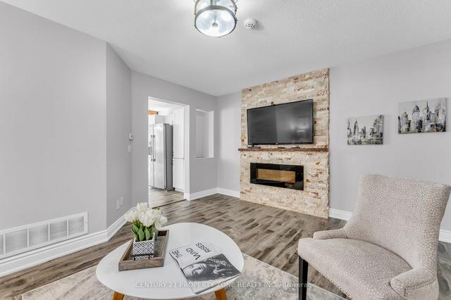 1027 Borden Ln, House semidetached with 4 bedrooms, 4 bathrooms and 4 parking in Milton ON | Image 39