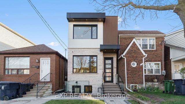 238 Harvie Ave, House detached with 3 bedrooms, 4 bathrooms and 2 parking in Toronto ON | Image 1