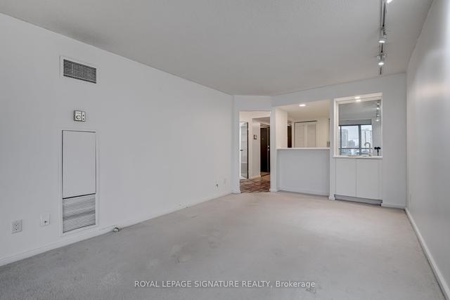1403 - 15 Maitland Pl, Condo with 1 bedrooms, 1 bathrooms and 1 parking in Toronto ON | Image 25
