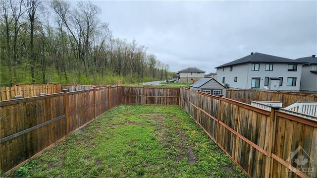 470 Markdale Terr, Townhouse with 3 bedrooms, 3 bathrooms and 2 parking in Ottawa ON | Image 24