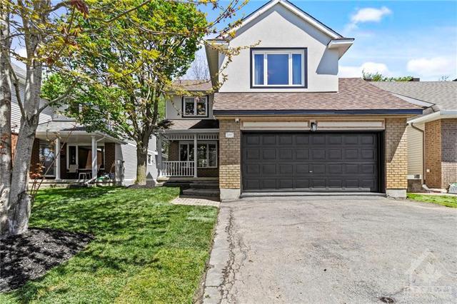 2207 Nature Trail Cres, House detached with 4 bedrooms, 3 bathrooms and 6 parking in Ottawa ON | Image 1