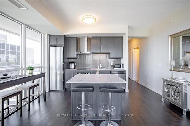 2009 - 2087 Fairview St, Condo with 2 bedrooms, 2 bathrooms and 1 parking in Burlington ON | Image 2