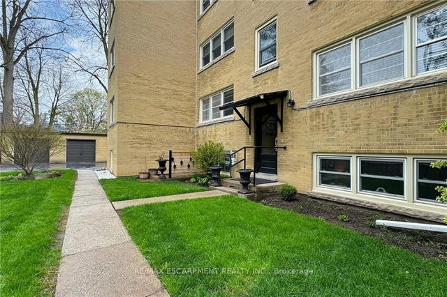 1 - 288 Reynolds St, Condo with 2 bedrooms, 1 bathrooms and 1 parking in Oakville ON | Image 14
