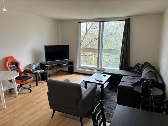 348 - 350 Quigley Rd, Condo with 2 bedrooms, 1 bathrooms and 1 parking in Hamilton ON | Image 9