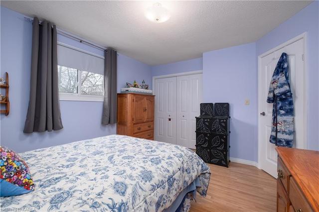 94 Douglas Ave, House detached with 3 bedrooms, 1 bathrooms and 3 parking in Kingston ON | Image 10