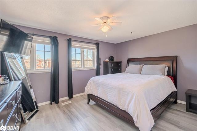 195 Dunsmore Lane, House attached with 3 bedrooms, 1 bathrooms and 2 parking in Barrie ON | Image 13