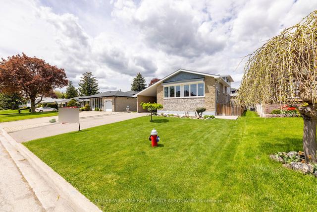 8 Edwin Dr, House detached with 4 bedrooms, 2 bathrooms and 5 parking in Brampton ON | Image 1