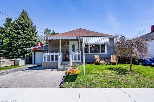 70 St Clair Avenue, House detached with 3 bedrooms, 3 bathrooms and 3 parking in Kitchener ON | Image 12