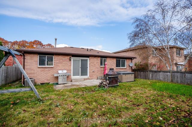 1052 Dina Cres, House detached with 3 bedrooms, 3 bathrooms and 4 parking in Midland ON | Image 24