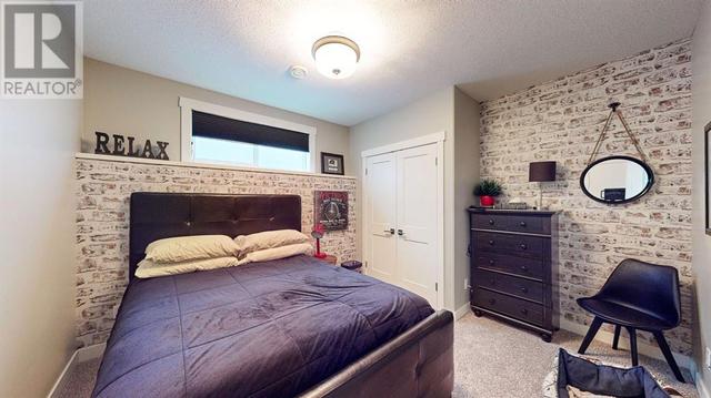 390 Somerside Cres Se, House semidetached with 3 bedrooms, 2 bathrooms and 3 parking in Medicine Hat AB | Image 41