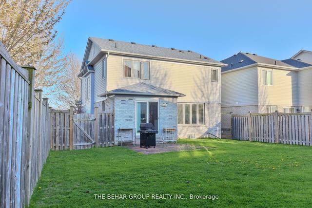 1042 Easterbrook Cres, House detached with 3 bedrooms, 3 bathrooms and 0 parking in Milton ON | Image 17