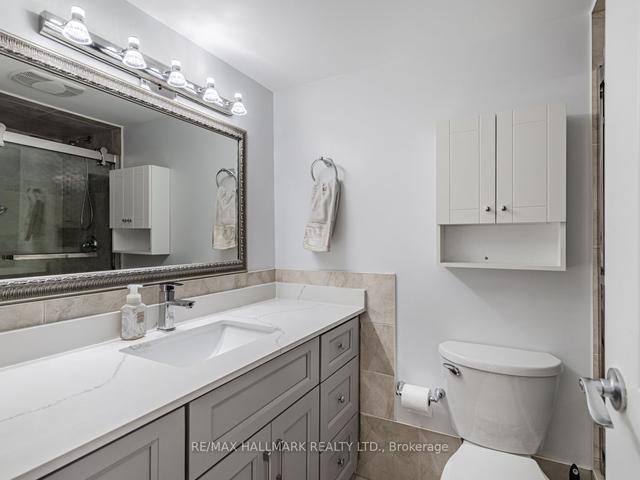 1002 - 40 Chichester Pl, Condo with 2 bedrooms, 2 bathrooms and 1 parking in Toronto ON | Image 11