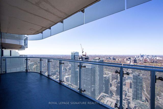 6101 - 1 Bloor St E, Condo with 2 bedrooms, 3 bathrooms and 1 parking in Toronto ON | Image 25