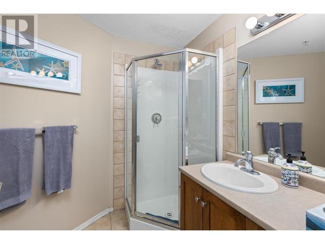 401 - 1128 Sunset Drive, Condo with 3 bedrooms, 2 bathrooms and 1 parking in Kelowna BC | Image 23