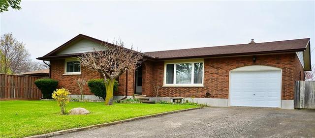 24 Shade Tree Crescent, House detached with 3 bedrooms, 2 bathrooms and 4 parking in St. Catharines ON | Image 1