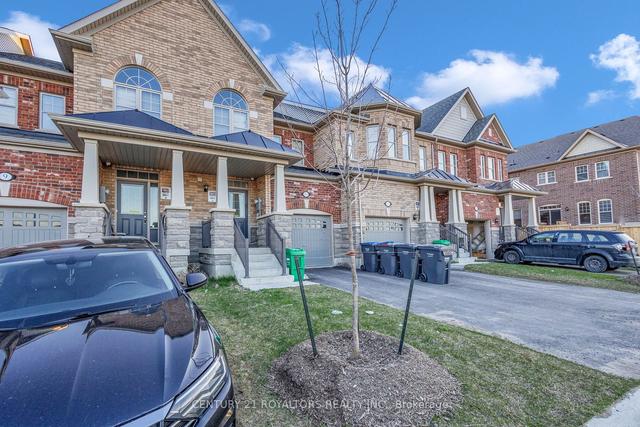 11 Bushwood Tr, House attached with 3 bedrooms, 3 bathrooms and 3 parking in Brampton ON | Image 12