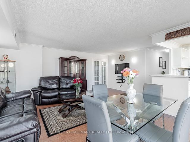 1002 - 40 Chichester Pl, Condo with 2 bedrooms, 2 bathrooms and 1 parking in Toronto ON | Image 3