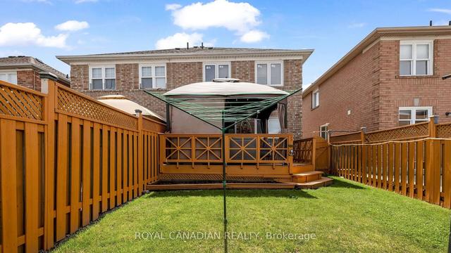 9 Field Sparrow Rd, House semidetached with 3 bedrooms, 3 bathrooms and 5 parking in Brampton ON | Image 35