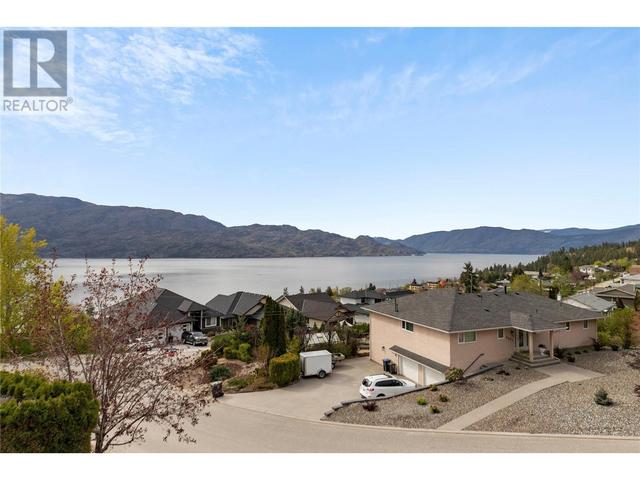 5202 Sutherland Rd, House detached with 4 bedrooms, 3 bathrooms and 5 parking in Peachland BC | Image 21