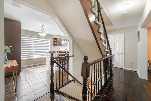 101 Decker Hollow Cir, House attached with 3 bedrooms, 3 bathrooms and 3 parking in Brampton ON | Image 38