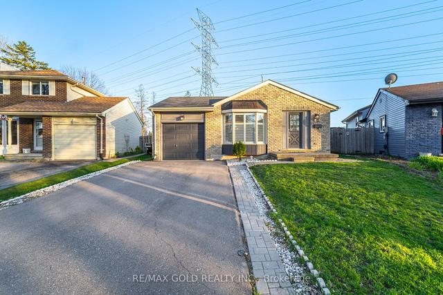 15 Trailwood Cres W, House detached with 3 bedrooms, 2 bathrooms and 2 parking in Kitchener ON | Image 1