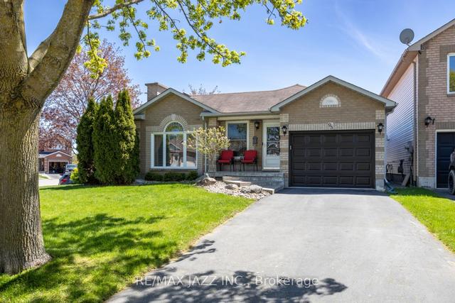 95 Mcfeeters Cres, House detached with 2 bedrooms, 3 bathrooms and 3 parking in Clarington ON | Image 1