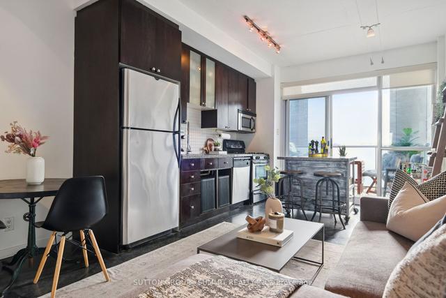 1026 - 1 Shaw St, Condo with 2 bedrooms, 2 bathrooms and 1 parking in Toronto ON | Image 12