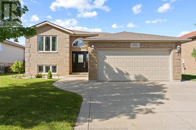 670 Sarah Court, House detached with 4 bedrooms, 2 bathrooms and null parking in Windsor ON | Image 1