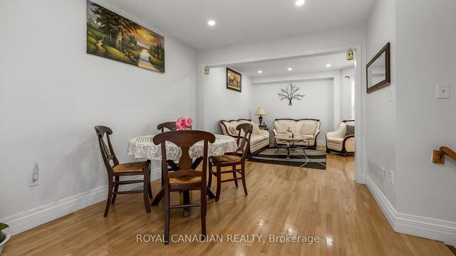 9 Field Sparrow Rd, House semidetached with 3 bedrooms, 3 bathrooms and 5 parking in Brampton ON | Image 3
