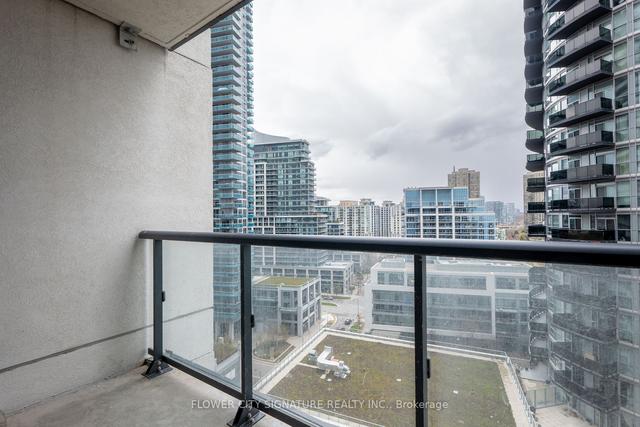 1408 - 39 Annie Craig Dr, Condo with 1 bedrooms, 1 bathrooms and 1 parking in Toronto ON | Image 7