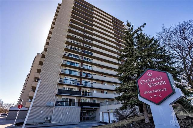 405 - 158 Mcarthur Avenue, Condo with 2 bedrooms, 1 bathrooms and 1 parking in Ottawa ON | Image 1