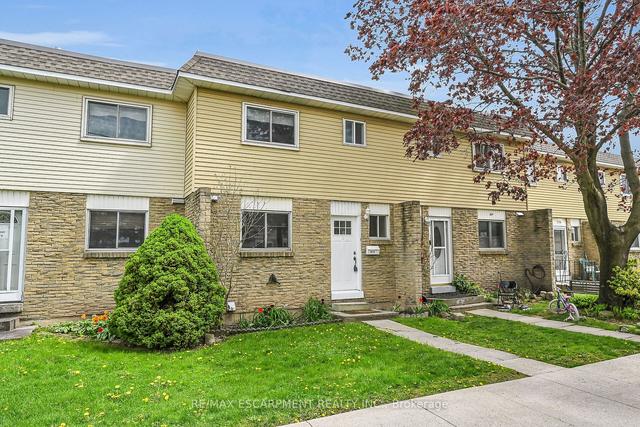 N - 25 Bryna Ave, Townhouse with 3 bedrooms, 2 bathrooms and 1 parking in Hamilton ON | Image 12