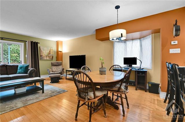 25 Sturbridge Private, Townhouse with 3 bedrooms, 2 bathrooms and 3 parking in Ottawa ON | Image 11