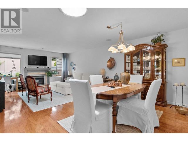 2 - 1530 Kelglen Cres, House attached with 3 bedrooms, 2 bathrooms and null parking in Kelowna BC | Image 11