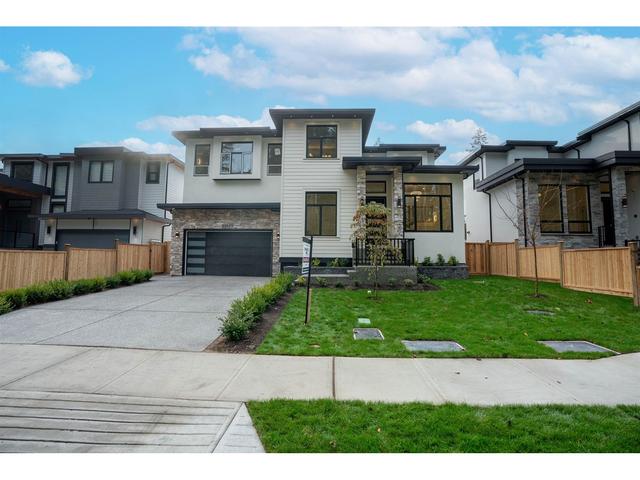 20070 27a Ave, House detached with 7 bedrooms, 6 bathrooms and 6 parking in Langley BC | Image 2