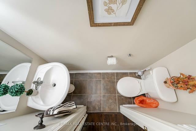 101 Decker Hollow Cir, House attached with 3 bedrooms, 3 bathrooms and 3 parking in Brampton ON | Image 14