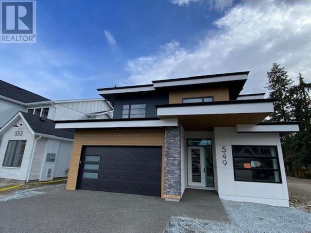 549 Knowles Rd, House detached with 5 bedrooms, 3 bathrooms and 4 parking in Kelowna BC | Image 1