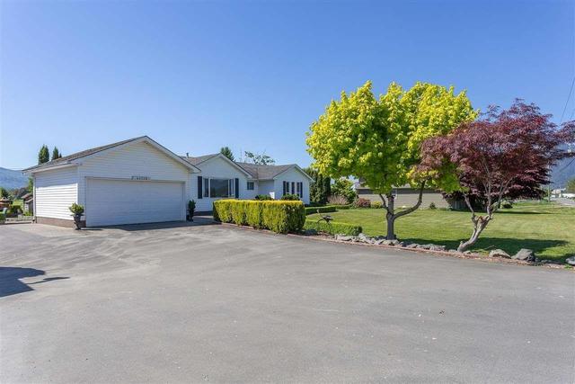 42148 Keith Wilson Rd, House detached with 4 bedrooms, 2 bathrooms and null parking in Chilliwack BC | Image 2