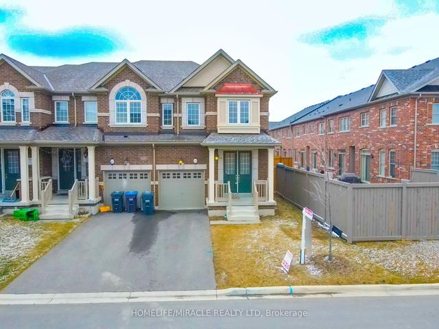 25 Dale Meadows Rd, House attached with 4 bedrooms, 3 bathrooms and 3 parking in Brampton ON | Image 1