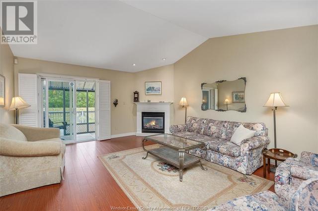 2260 Questa, House attached with 4 bedrooms, 3 bathrooms and null parking in Windsor ON | Image 6