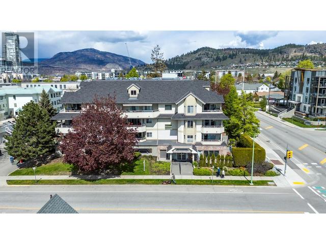 202 - 680 Doyle Avenue, Condo with 2 bedrooms, 2 bathrooms and 1 parking in Kelowna BC | Image 2