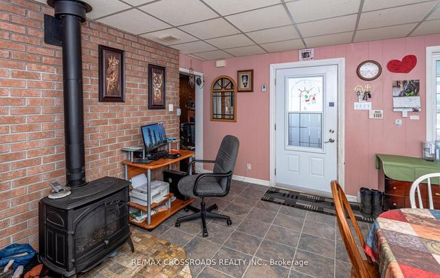 6308 Frog St N, House detached with 3 bedrooms, 2 bathrooms and 8 parking in Georgina ON | Image 2