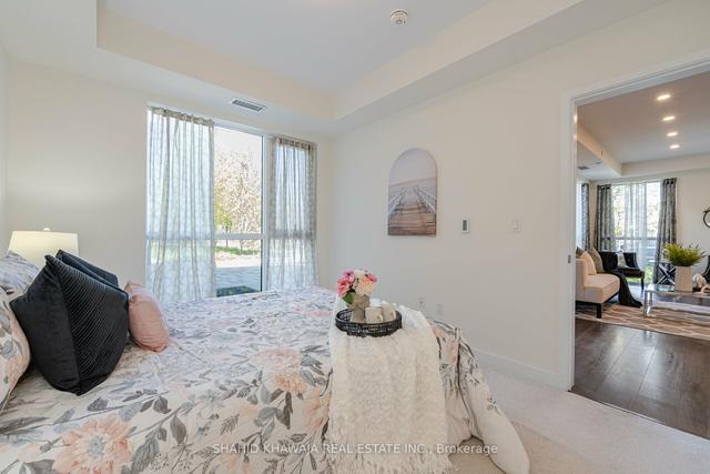 110 - 150 Sabina Dr, Condo with 3 bedrooms, 3 bathrooms and 1 parking in Oakville ON | Image 16