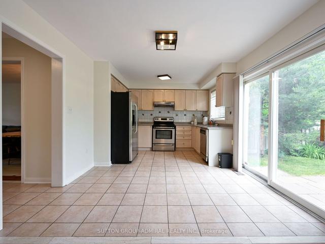 1518 Swann Cres, House detached with 3 bedrooms, 3 bathrooms and 3 parking in Milton ON | Image 5