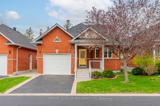 707 Poplar Rd, House detached with 2 bedrooms, 4 bathrooms and 2 parking in Milton ON | Image 1