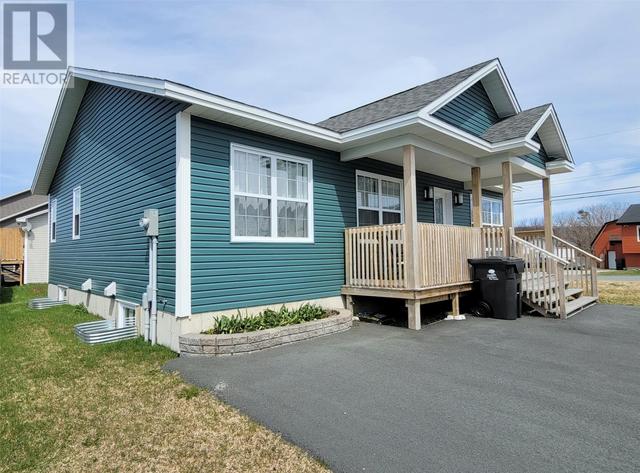 2 Gardner Dr, House detached with 3 bedrooms, 2 bathrooms and null parking in Conception Bay South NL | Image 3