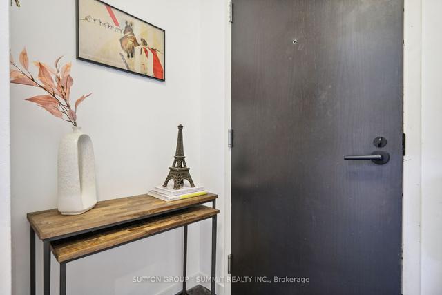 1026 - 1 Shaw St, Condo with 2 bedrooms, 2 bathrooms and 1 parking in Toronto ON | Image 19